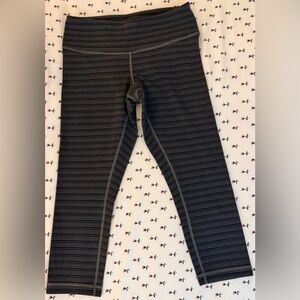 Lululemon Cropped Leggings – Black & Gray Striped – Women’s Size 6 – EUC